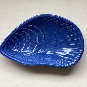 Williams Sonoma Deep Blue Ceramic 5” x 8” Shell Dish